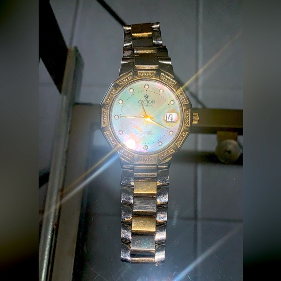 Croton Other - Croton Gold Watch
